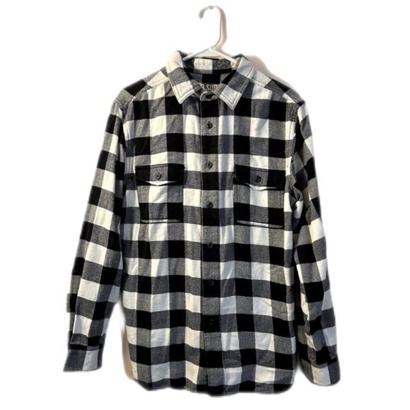 Men’s Button Down Flannel Shirt - Size Medium - Picture 1 of 4